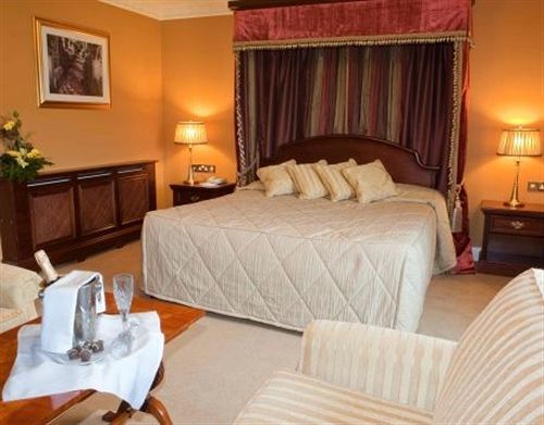 Hotel Carrickdale & 4*
